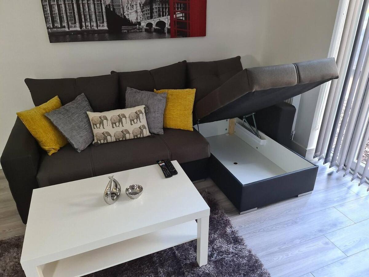 Sav Apartments - 2 Bed Cosy Flat Saffron เลสเตอร์ ห้อง รูปภาพ
