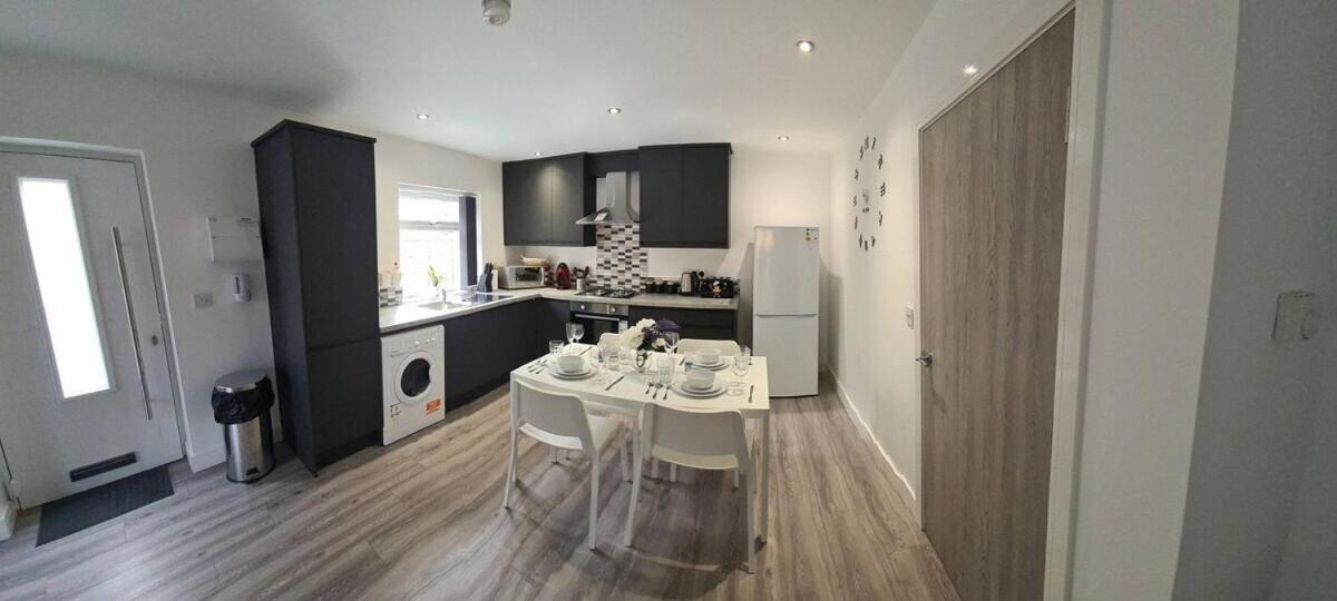 Sav Apartments - 2 Bed Cosy Flat Saffron เลสเตอร์ ห้อง รูปภาพ