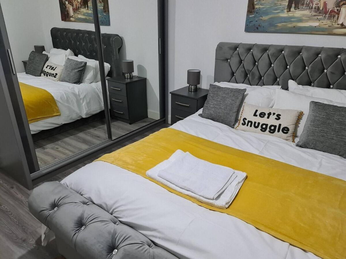 Sav Apartments - 2 Bed Cosy Flat Saffron เลสเตอร์ ภายนอก รูปภาพ