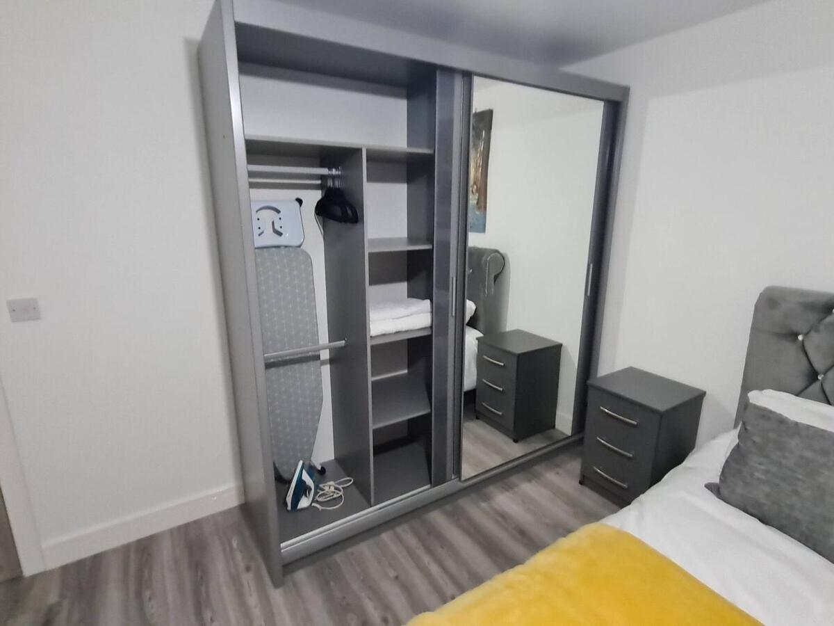 Sav Apartments - 2 Bed Cosy Flat Saffron เลสเตอร์ ภายนอก รูปภาพ