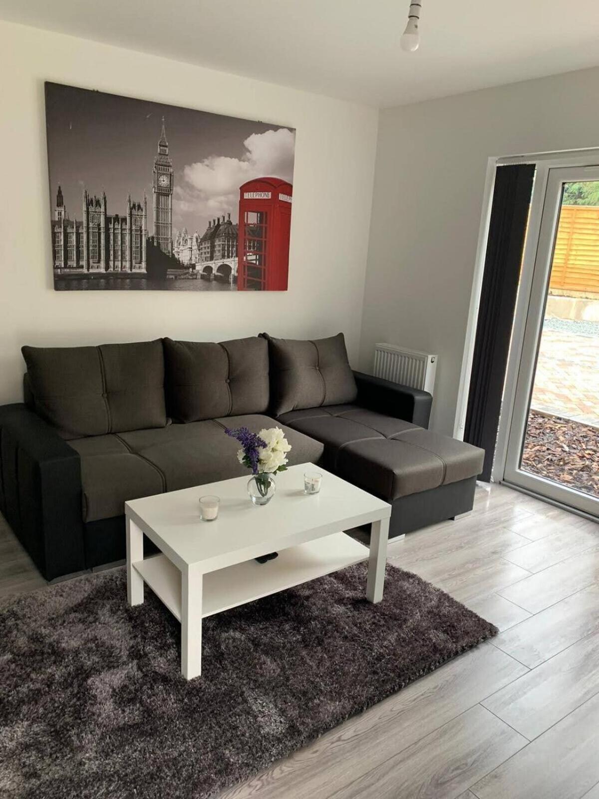Sav Apartments - 2 Bed Cosy Flat Saffron เลสเตอร์ ภายนอก รูปภาพ