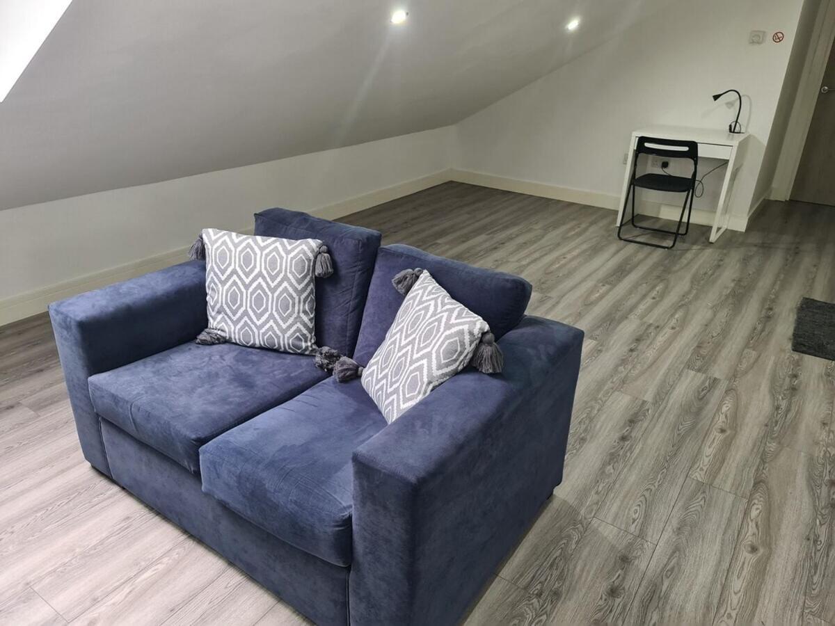 Sav Apartments - 2 Bed Cosy Flat Saffron เลสเตอร์ ภายนอก รูปภาพ