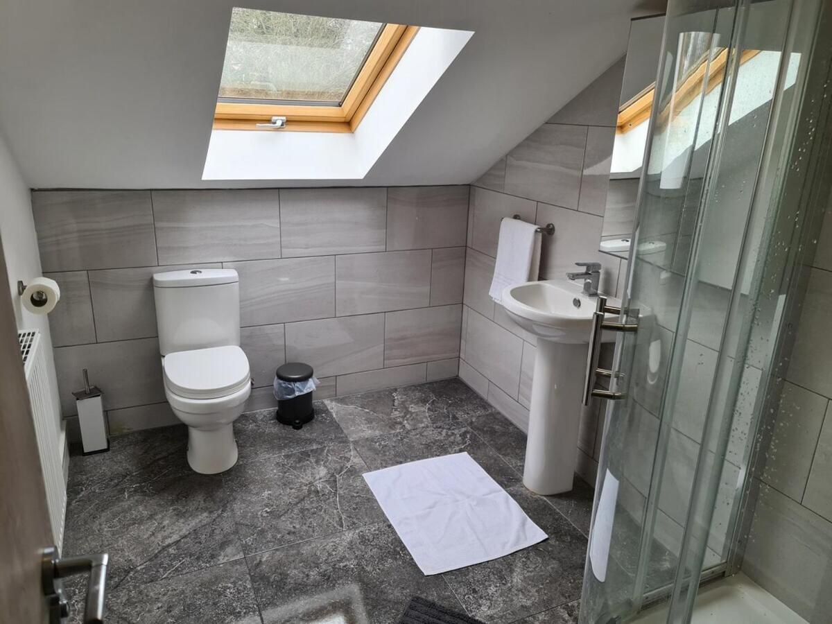 Sav Apartments - 2 Bed Cosy Flat Saffron เลสเตอร์ ภายนอก รูปภาพ