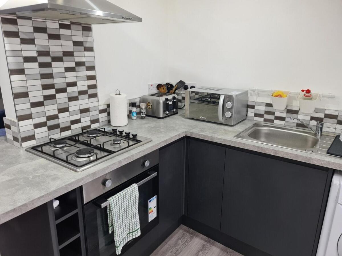 Sav Apartments - 2 Bed Cosy Flat Saffron เลสเตอร์ ภายนอก รูปภาพ