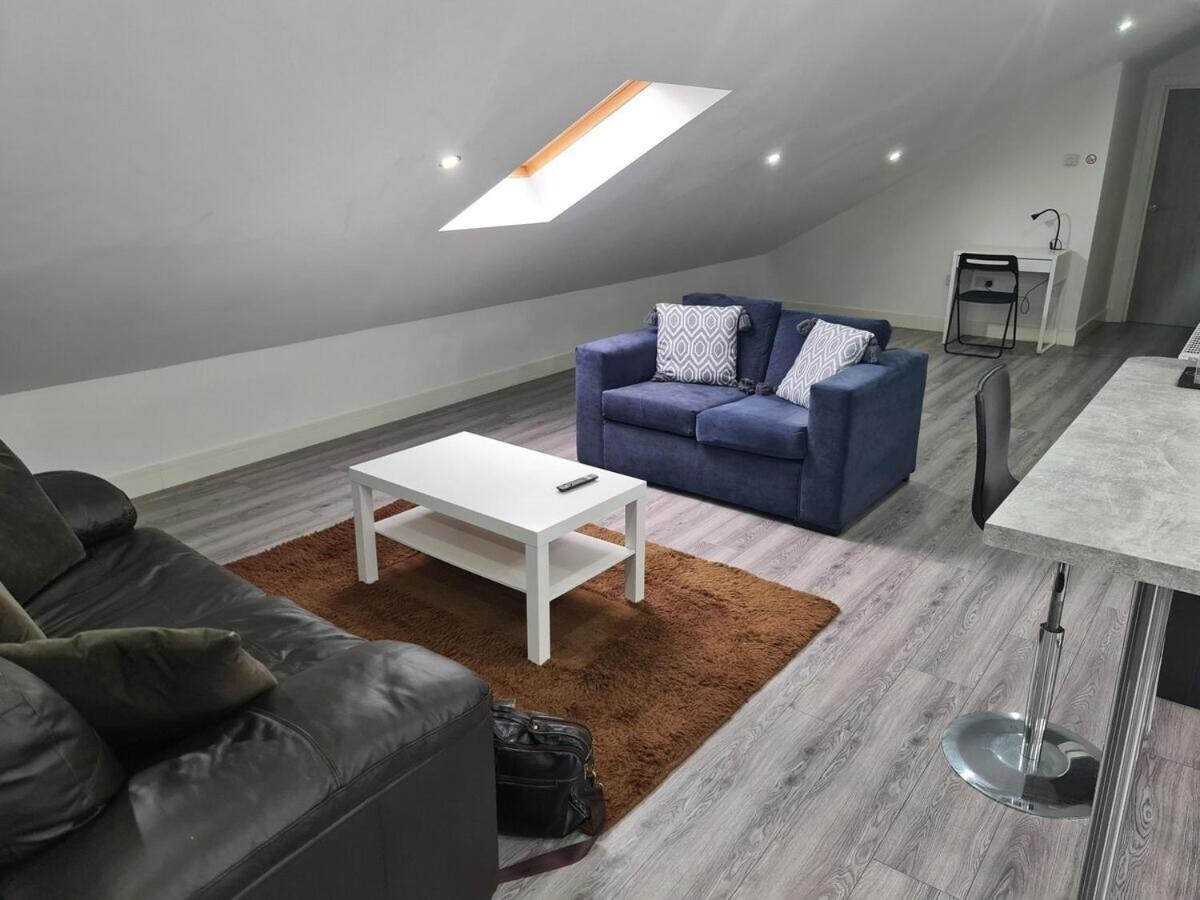 Sav Apartments - 2 Bed Cosy Flat Saffron เลสเตอร์ ภายนอก รูปภาพ